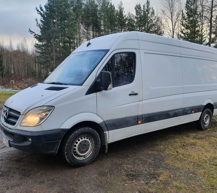 Vuokraa MB Sprinter 315 CDi Maxi pakettiauto edullisesti - Karttula, Kuopio