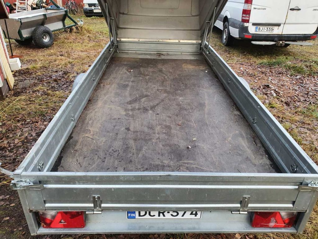 Karhu 330 peräkärry